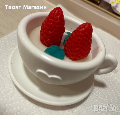 Ръчно изработена ароматна свещ в съд от еко смола – Сърце/Чашка с флорална декорация, снимка 6 - Ръчно изработени сувенири - 53071268