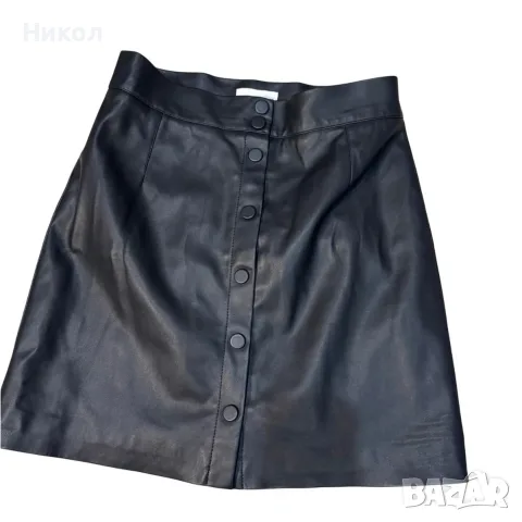 H&M черна мини пола от изкуствена кожа с облечени копчета, р-р 34