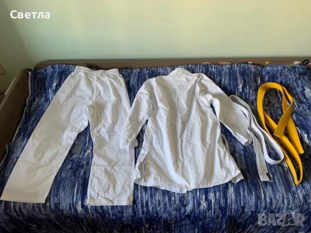 Кимоно за източни бойни изкуства за ръст 140см, с подарък жълт колан, снимка 2 - Спортна екипировка - 49414644