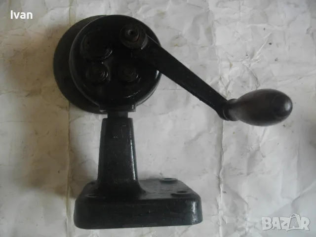 Ръчен ШМИРГЕЛ със собствена стойка Чугунен ф125мм Масивен 4,5 кг Старо качество Немски, снимка 16 - Други инструменти - 47364931