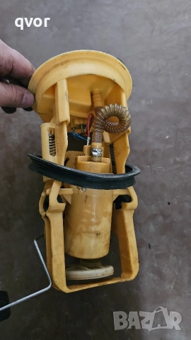 Нафтова помпа (под седалката ) бмв 320д 150 к е 46 , снимка 3 - Аксесоари и консумативи - 52958473