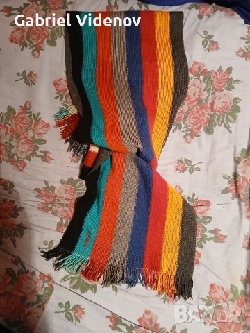 Зимен шал Hugo Boss., снимка 7 - Шалове - 52540173