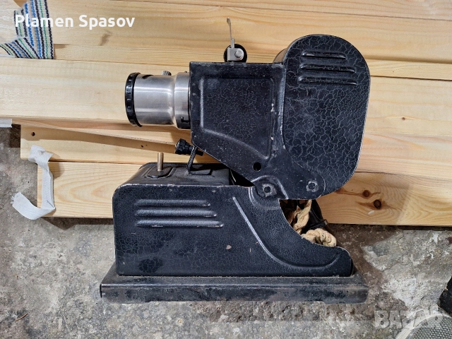 Стар прожекционен апарат. 