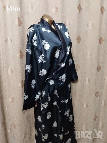 L/2XL Черен сатенен халат на цветя , снимка 8 - Нощници - 48925176