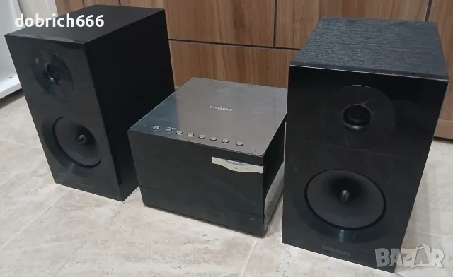 Аудио DVD уредба Samsung USB CD FM Aux с тонколони 