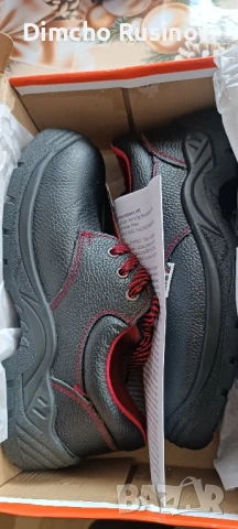 Работни обувки с бомбе номер 40, чисто нови , снимка 2 - Маратонки - 50716412