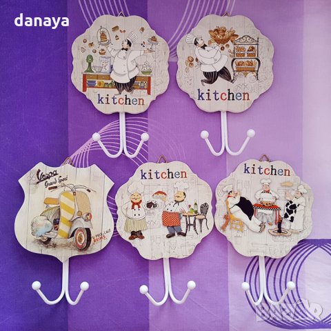 948 Декоративна дървена кухненска закачалка за стена с 2 куки Готвачи, снимка 7 - Закачалки - 30946604