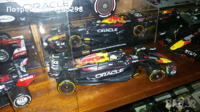 Модел на Red Bull Racing на Макс Верстапен - Сезон 2023 - Burago 1:24, снимка 14 - Колекции - 54221444