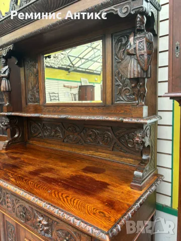 Викториански бюфет от дъб с шкаф, дърворезба и огледало, снимка 2 - Секции и витрини - 47661398