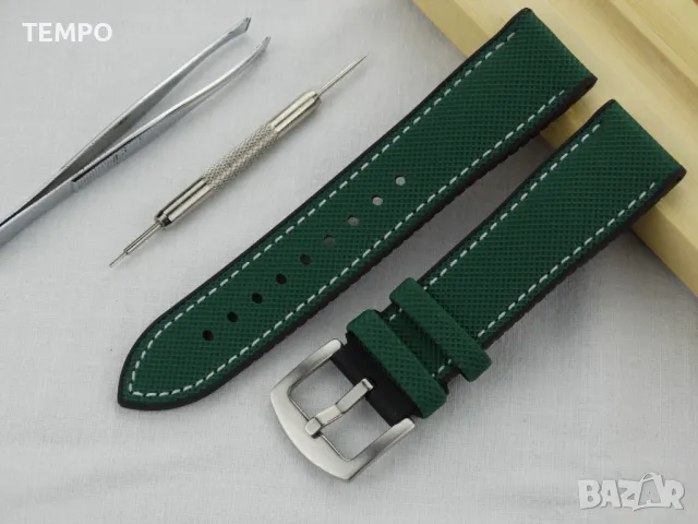 СИЛИКОНОВА КАИШКА ЗЕЛЕНА С БЯЛ ШЕВ- 20мм + ПОДАРЪК, снимка 2 - Каишки за часовници - 48451551