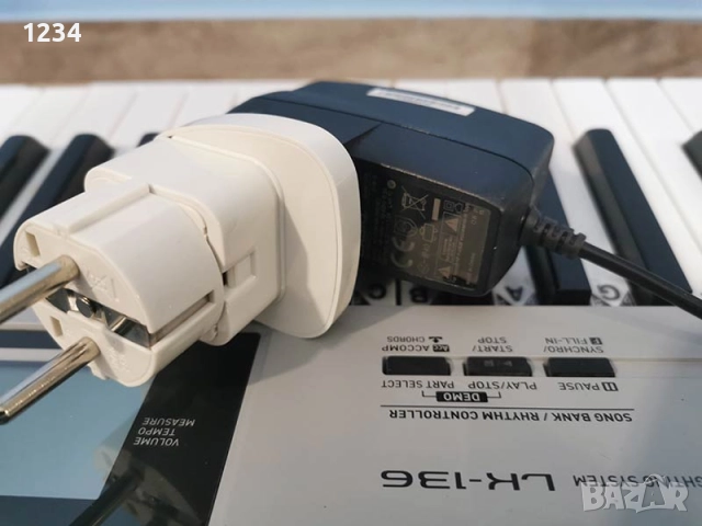 КАТО НОВ синтезатор клавир CASIO LK-136 пиано с плътни светещи клавиши 5 октави, снимка 9 - Синтезатори - 52049716