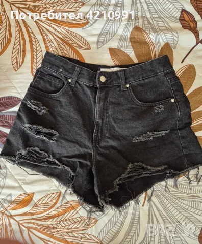 Черни къси панталонки Bershka