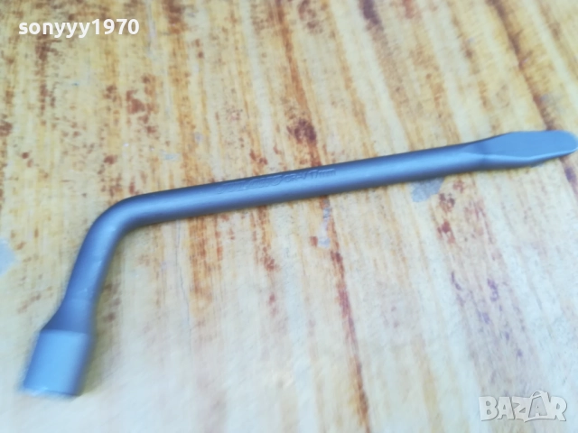 17мм-ключ за гуми-плътен/масивемн 3108251732, снимка 6 - Аксесоари и консумативи - 51553453