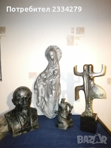 Стари статуетки метало пластики от различни автори, години и материали. 