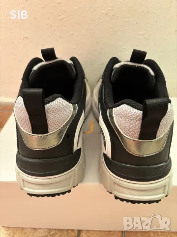 Дамски маратонки Guess, снимка 9 - Маратонки - 56320536