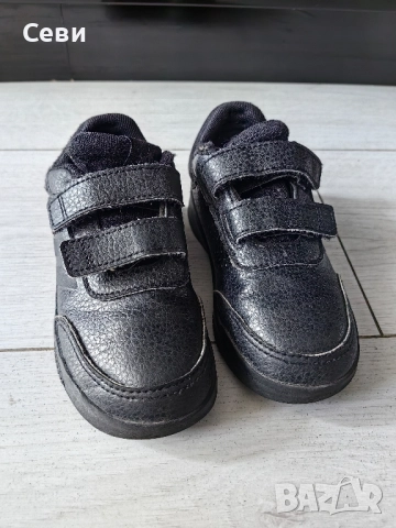 маратонки адидас , снимка 2 - Детски маратонки - 51498453