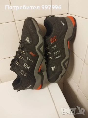 оригинални непромокаеми маратонки-ADIDAS terrex-42номер, снимка 10 - Маратонки - 53290218