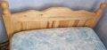 Продавам единично легло от масив с матрак, снимка 2