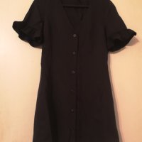 Нова - 55% къса черна рокля Zara на копчета с волани S размер , снимка 4 - Рокли - 40551667