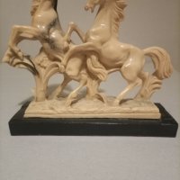 Уникална-Изключителна красива топ находка,фигурка статуетка на изящни коне., снимка 8 - Статуетки - 44344199