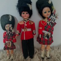 Лот стари кукли в традиционна носия британска, снимка 4 - Колекции - 32074283