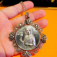 Възрожденска Сребърна икона, амулет, накит, медальон с Варвара - Панагия 70 мм  с филигран и сребъре, снимка 1 - Колиета, медальони, синджири - 36816765