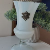 Стъклена ваза-двуцветно стъкло с метални орнаменти, снимка 2 - Вази - 40838308