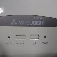 Проектор Mitsubishi XD250U, снимка 2 - Плейъри, домашно кино, прожектори - 39197402