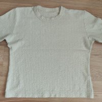 Дамска  блуза с къс ръкав Л размер, снимка 1 - Тениски - 35451969