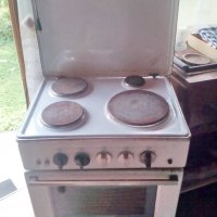 Продавам ел.готварска печка, снимка 1 - Печки, фурни - 26546810
