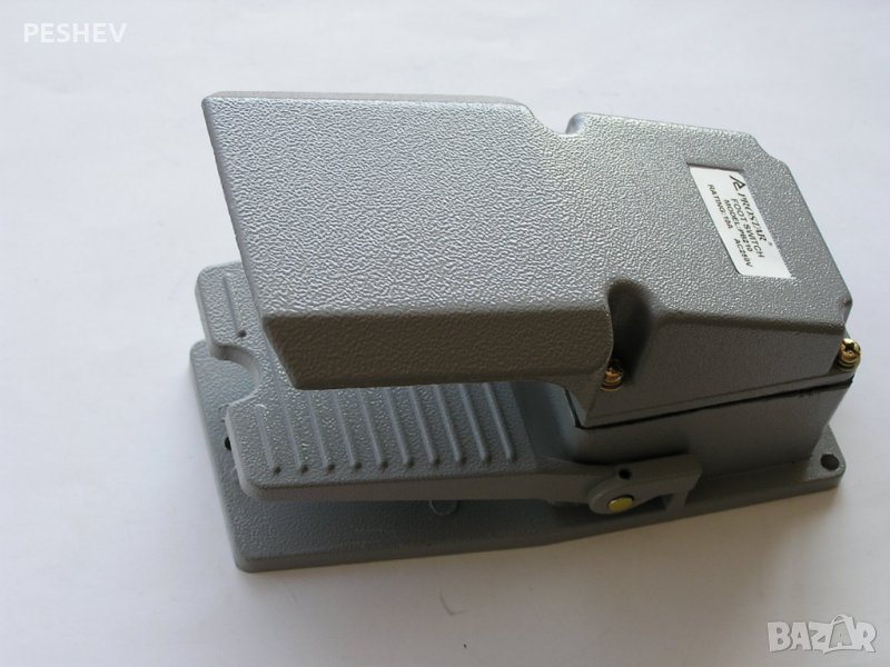 Крачен превключвател -педал 10A / 250 VAC , снимка 1