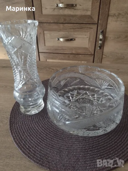 Комплект от кристална купа и ваза ръчно гравирани еднакъв дизайн., снимка 1