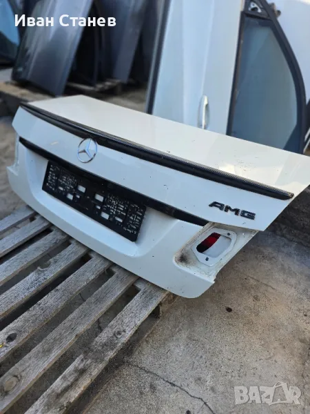 заден капак mercedes w212 2010год., снимка 1