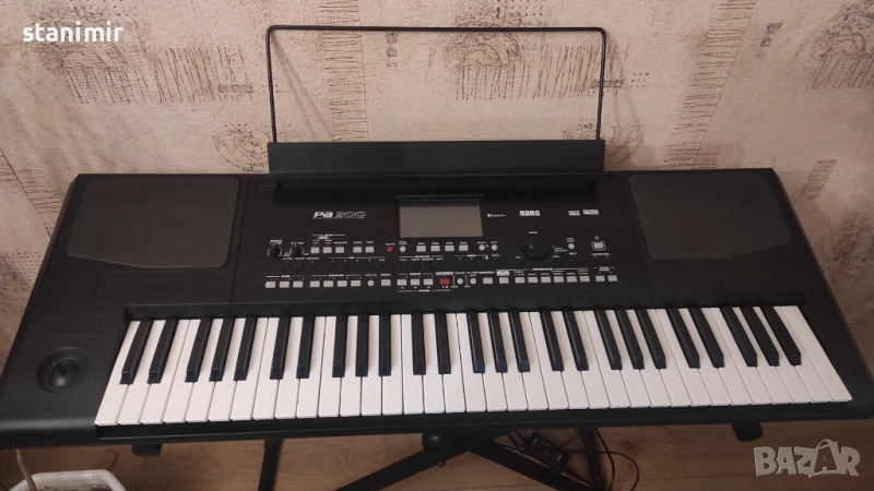 Korg PA 300, снимка 1