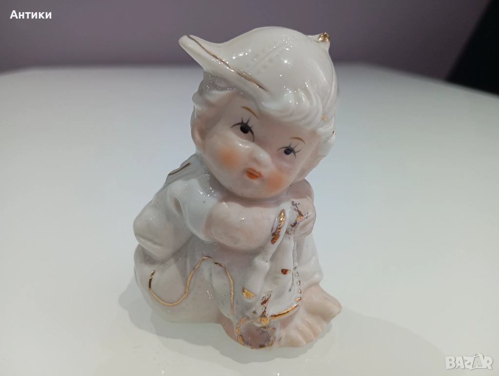 Порцеланова фигура маркирана Дете, снимка 1