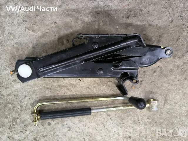 Оригинален крик за VW Audi Seat Skoda Фолксваген Ауди Сеат Шкода 1L0011031A, снимка 2 - Аксесоари и консумативи - 48418311