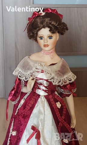 Порцеланова кукла със стойка , снимка 2 - Кукли - 44586445