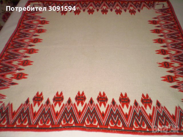 стара рьчно бродирана ленена покривка -каре  червена бродерия, снимка 2 - Други ценни предмети - 42280660