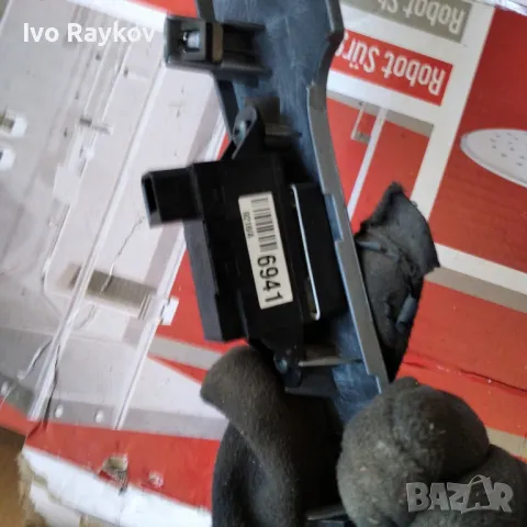 Конзола около скоростен лост Chevrolet Cruze 1.8 i ,  94565208, снимка 2 - Части - 47465576