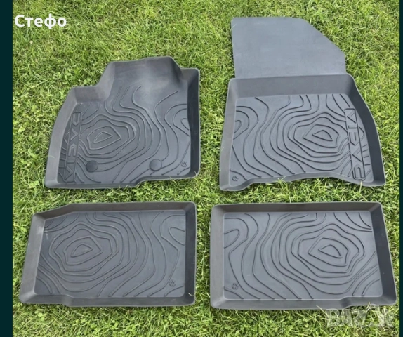 Гумени стелки за Дачия Дъстър 3 