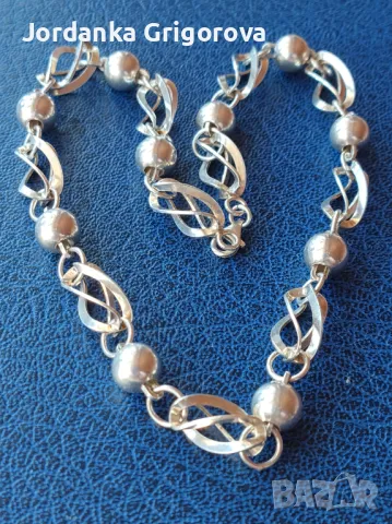 Сребърно колие с топчета