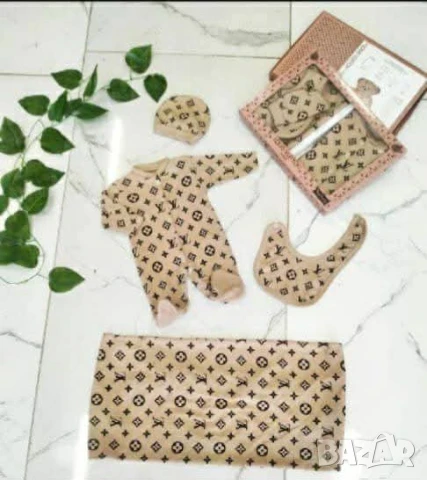 комплекти за новородени louis vuitton fendi christian dior , снимка 10 - Комплекти за бебе - 50574812