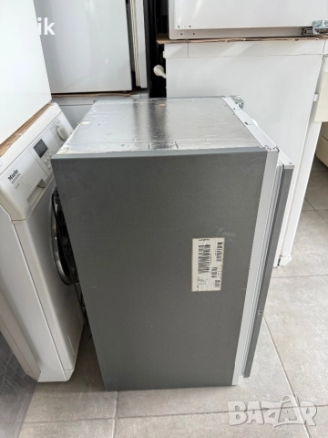 Малък хладилник за вграждане Сименс , снимка 8 - Хладилници - 52647200