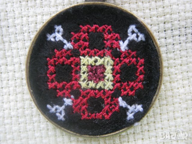 Бродирани бижута с шевици 2, снимка 17 - Колиета, медальони, синджири - 29697661