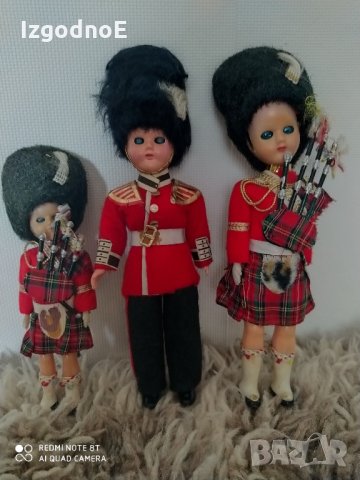 Лот стари кукли в традиционна носия британска, снимка 4 - Колекции - 32074283