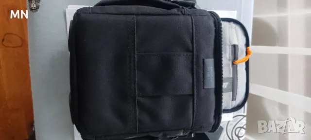 Чанта за фотоапарат Lowepro Adventura SH 120 II, Черна, снимка 2 - Чанти, стативи, аксесоари - 50307703