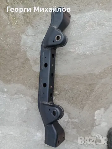 Предна греда за шарнирите за Киа Соренто 2.5 CRD - 140 к.с. , снимка 2 - Части - 49689283