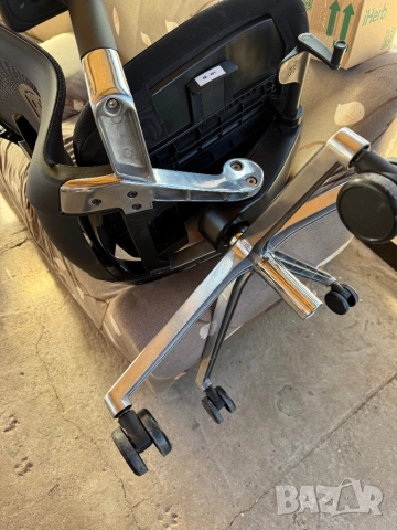 Продавам офис стол Sidiz T50, снимка 5 - Столове - 52222065