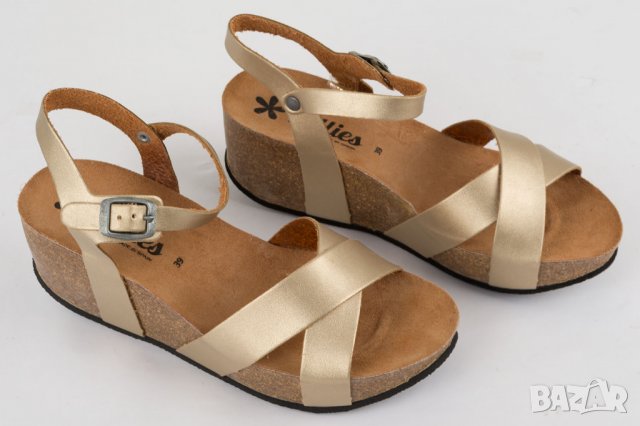 Златисти дамски сандали на платформа марка Kellies 39, снимка 1 - Сандали - 38472376