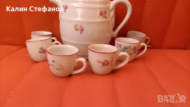 Ретро порцеланов комплект за греяна ракия, буре с капаче и 6 чашки, снимка 4 - Антикварни и старинни предмети - 48104560